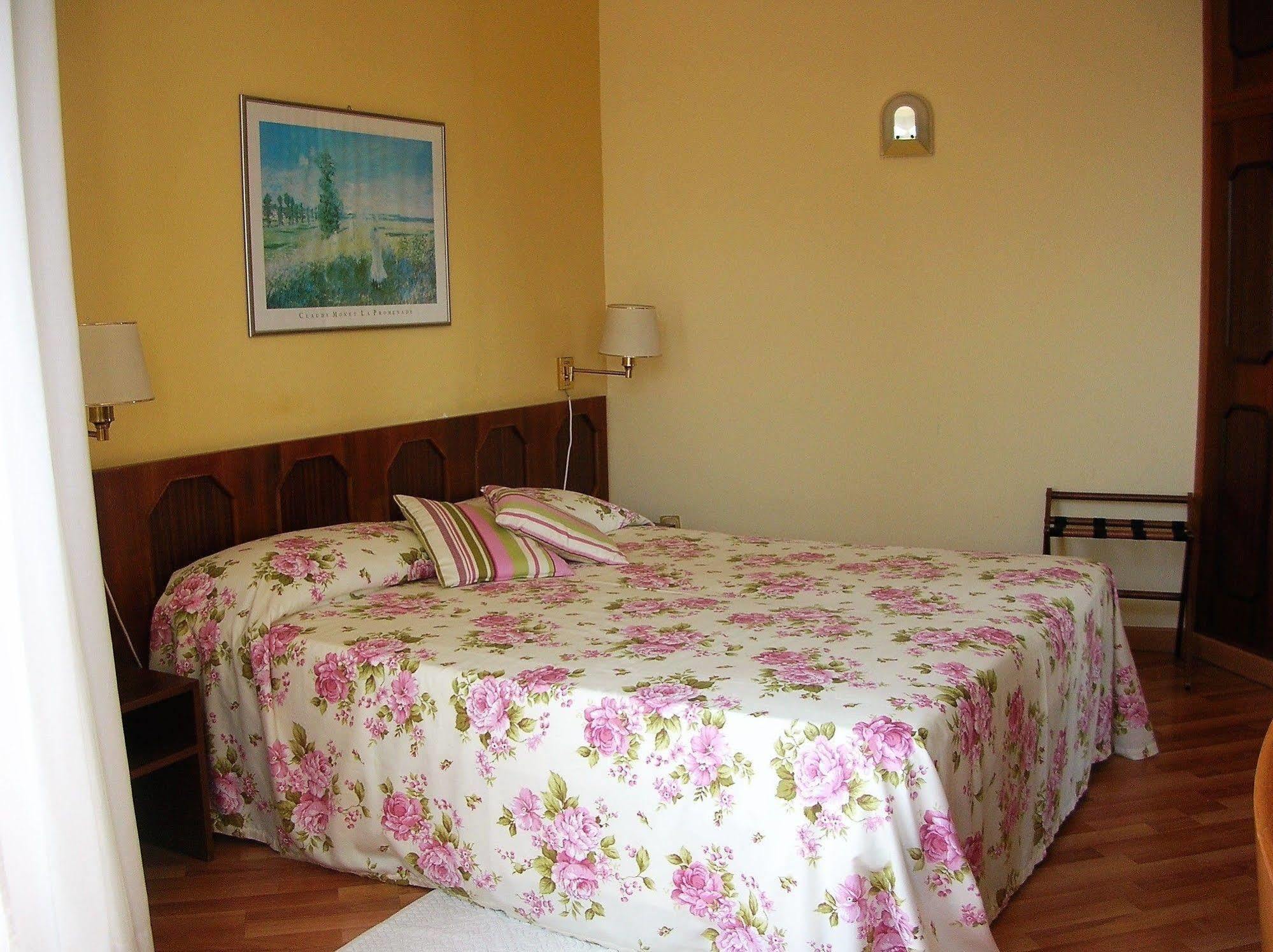 Hotel Della Punta Бордихера Екстериор снимка