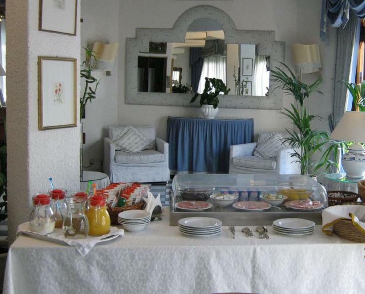 Hotel Della Punta Бордихера Екстериор снимка