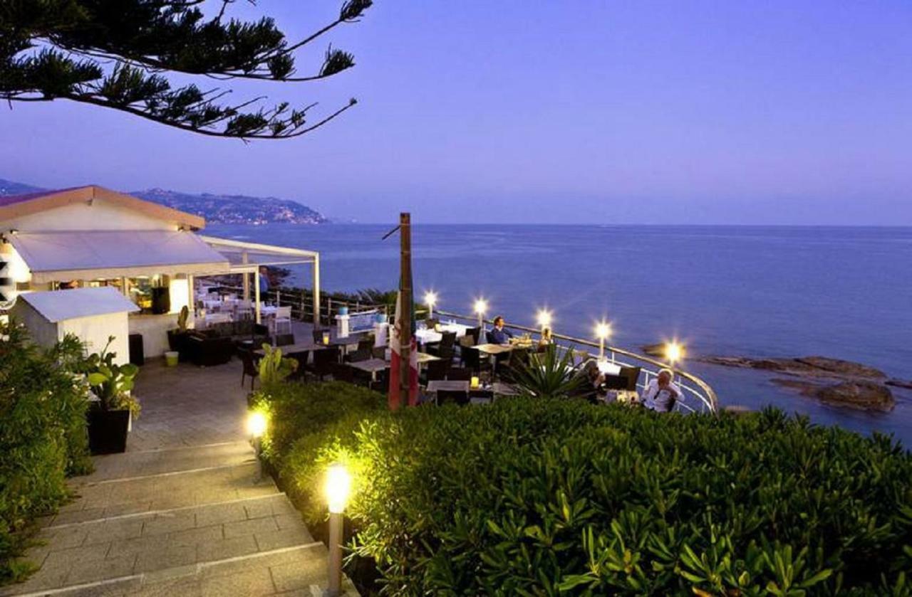 Hotel Della Punta Бордихера Екстериор снимка