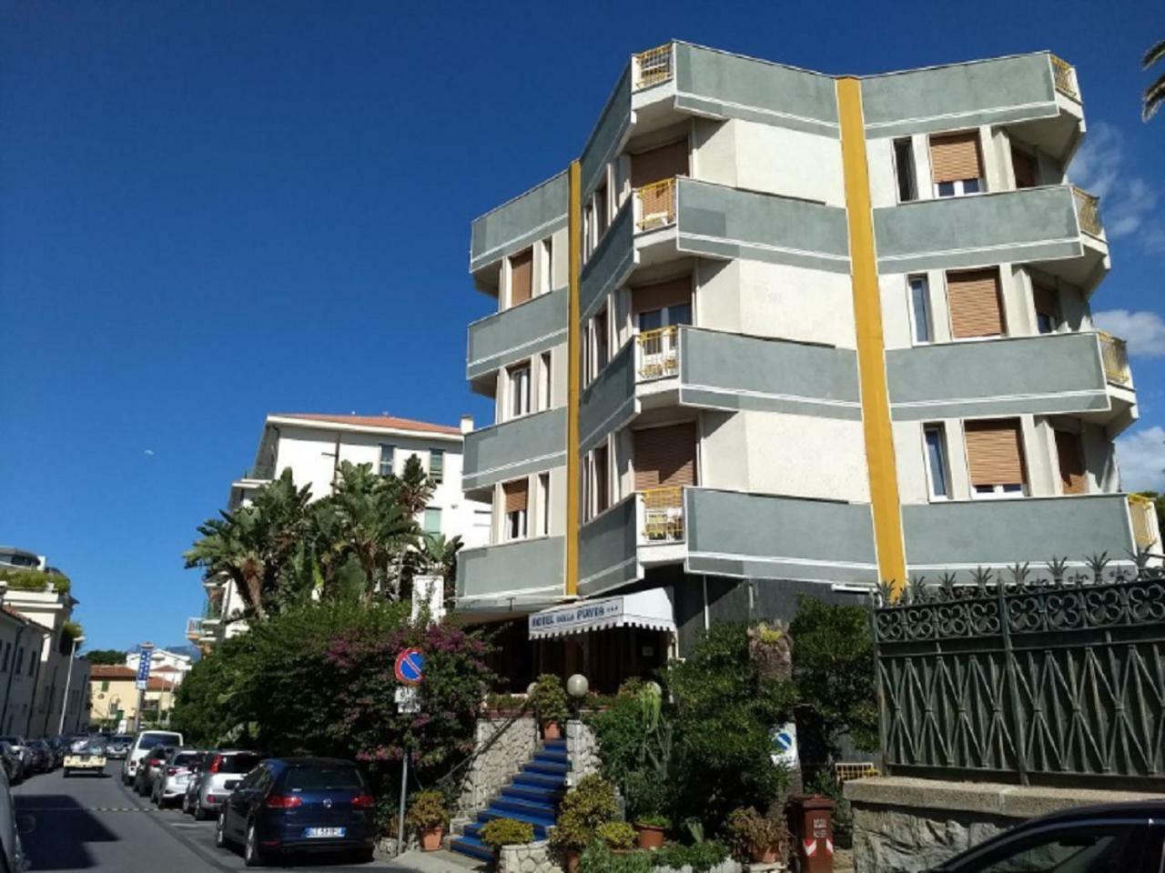 Hotel Della Punta Бордихера Екстериор снимка