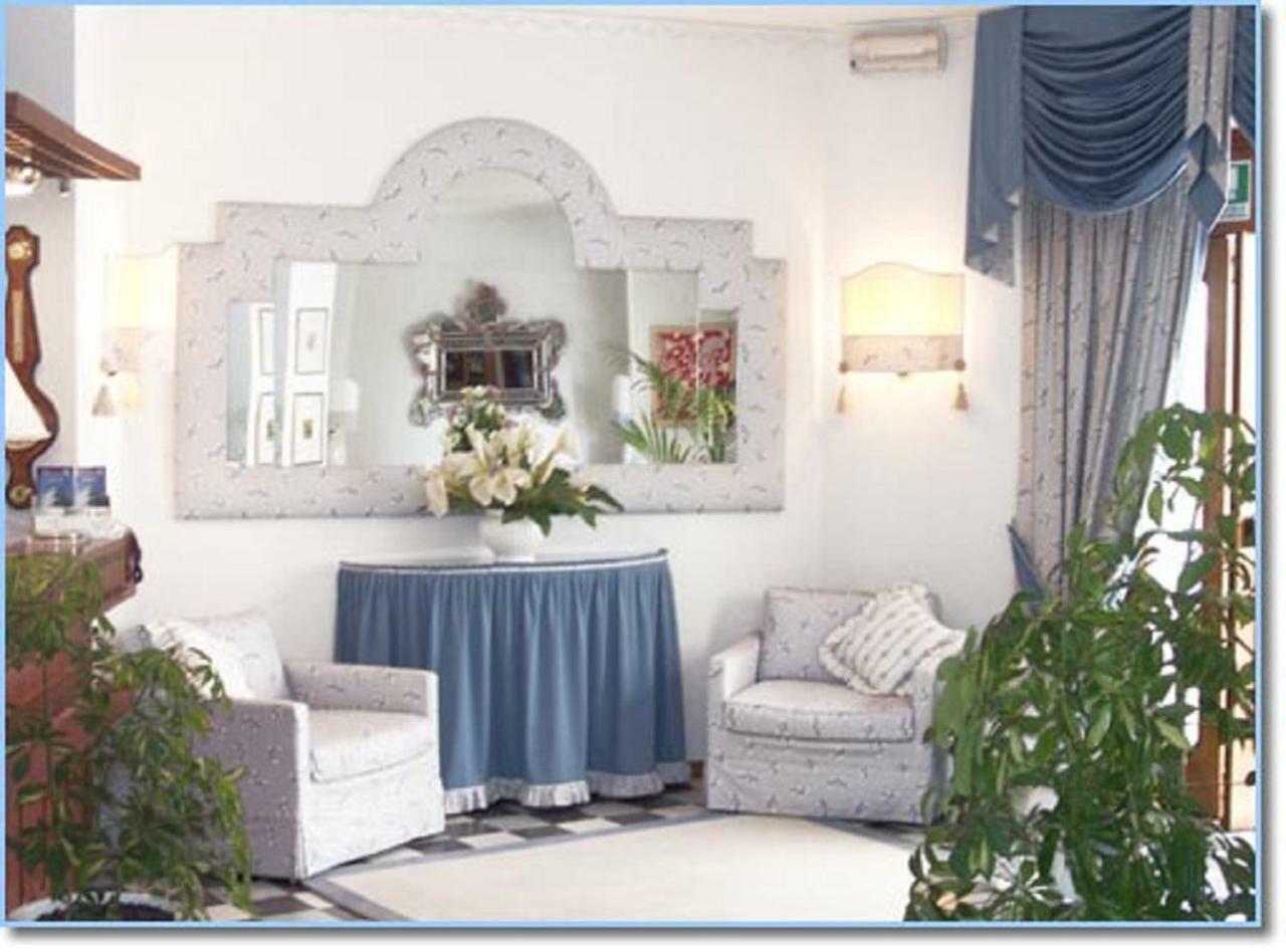 Hotel Della Punta Бордихера Екстериор снимка
