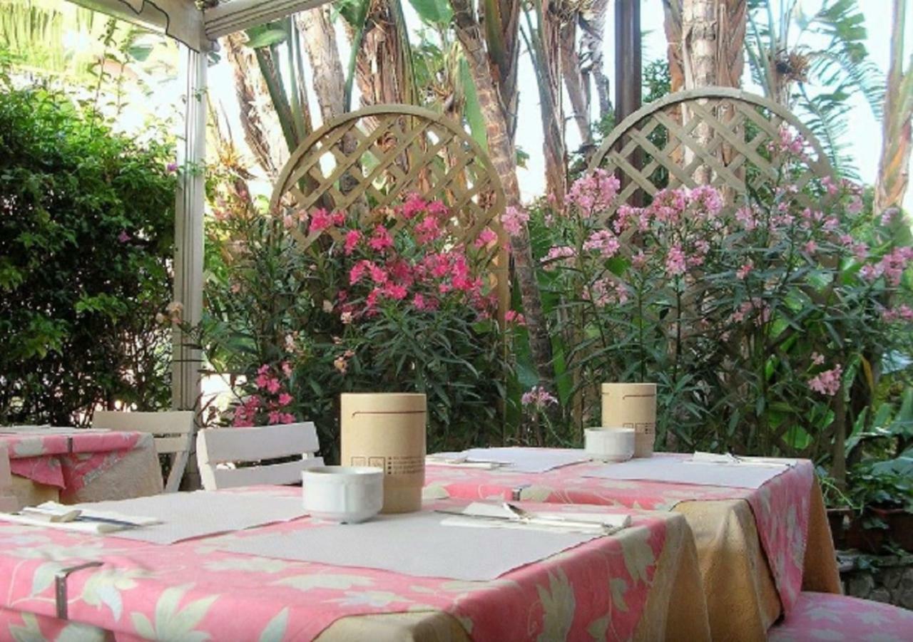 Hotel Della Punta Бордихера Екстериор снимка